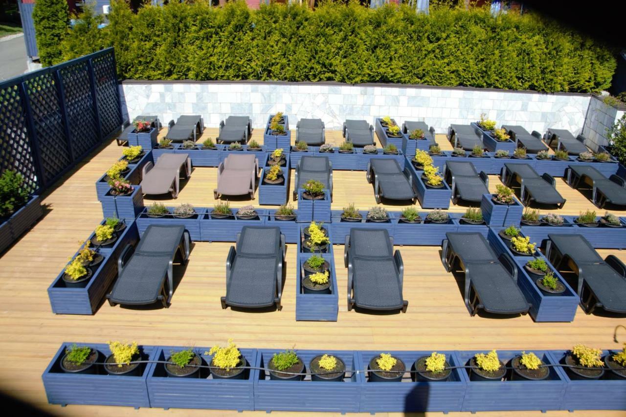 Porto Marine Hotel ยูร์มาลา ภายนอก รูปภาพ